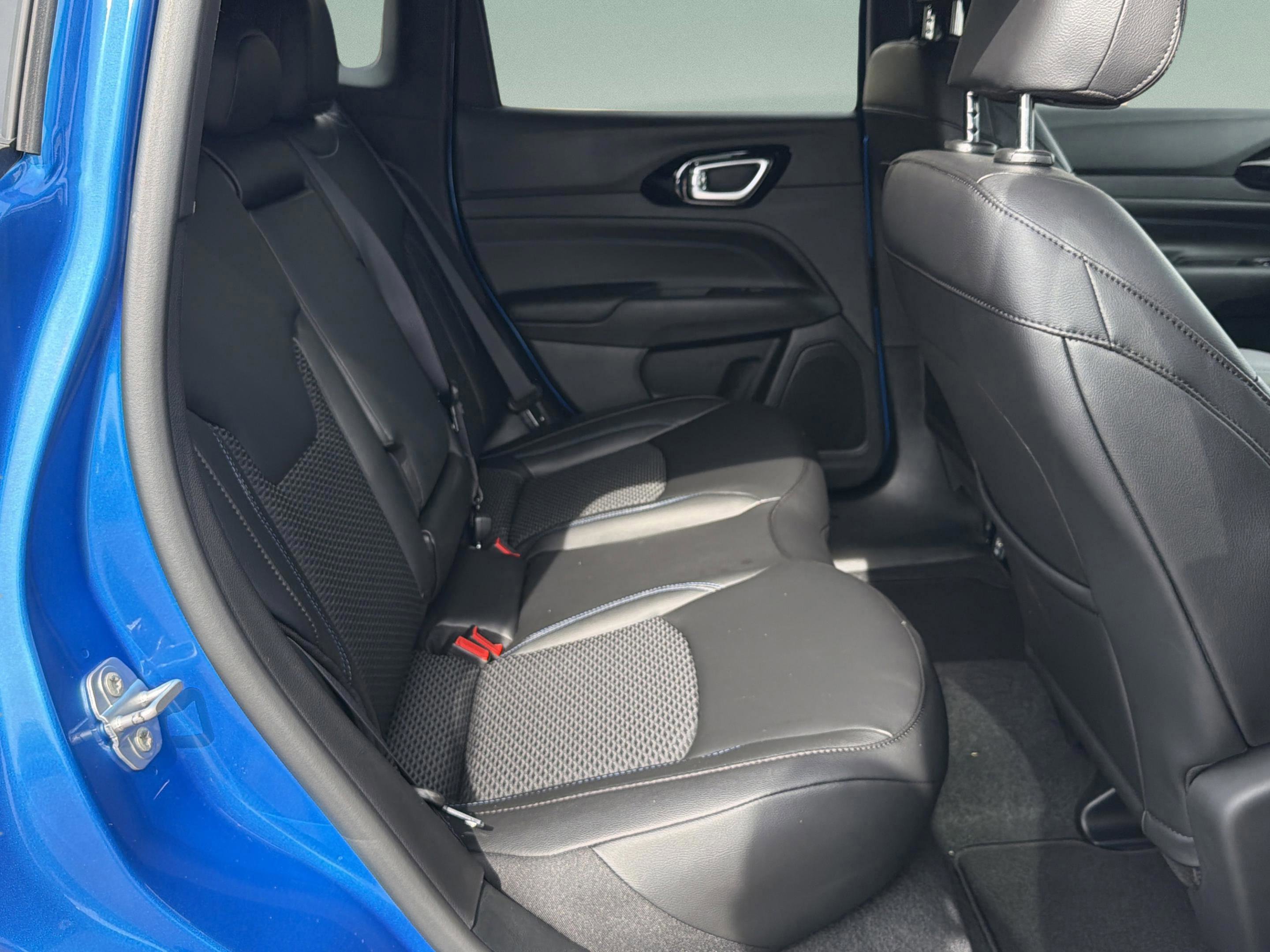 New 2026 Jeep Compass Latitude AWD/4WD image 15