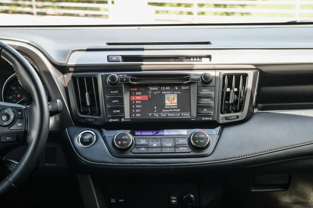 Used 2018 Toyota RAV4 XLE FWD image 13