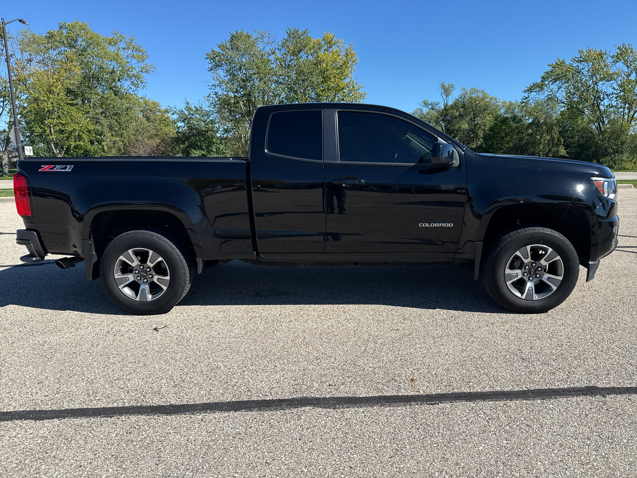Used 2015 Chevrolet Colorado Z71 AWD/4WD image 5