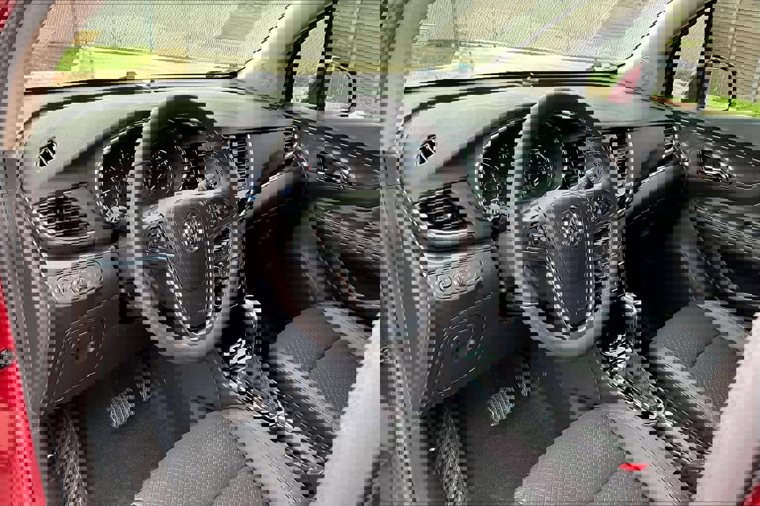 Used 2022 Buick Encore Preferred w/ Safety Package image 17