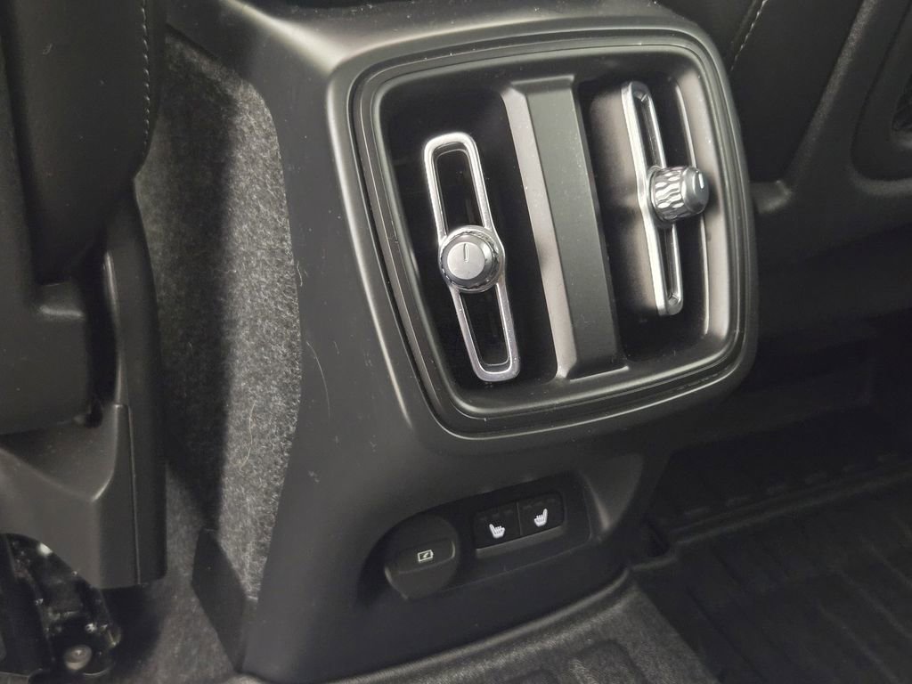 Used 2023 Volvo XC40 B5 Plus w/ Driver Assist Package AWD/4WD image 32