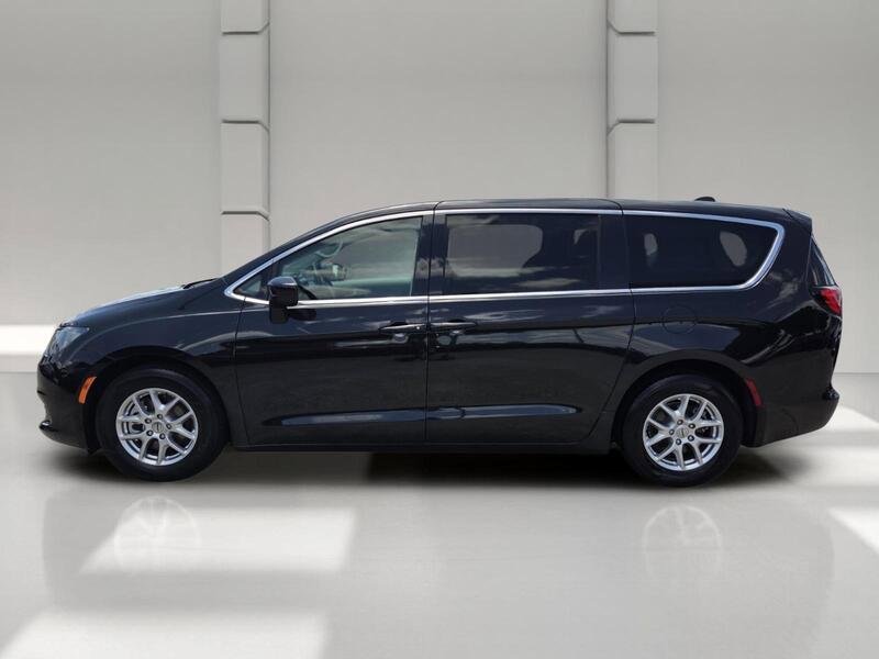 Certified 2023 Chrysler Voyager LX FWD image 2