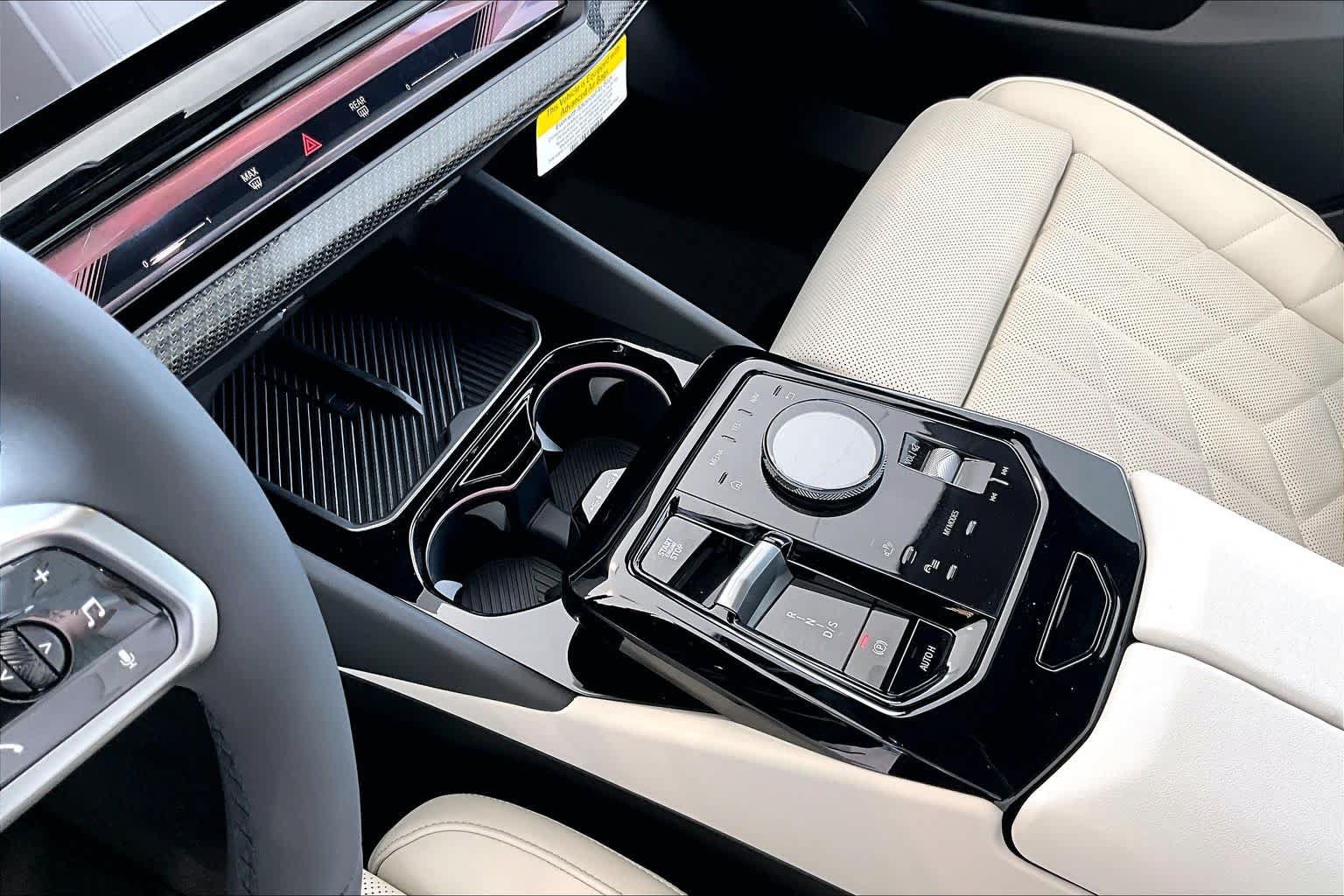 New 2027 BMW 550e xDrive w/ Premium Package AWD/4WD image 8