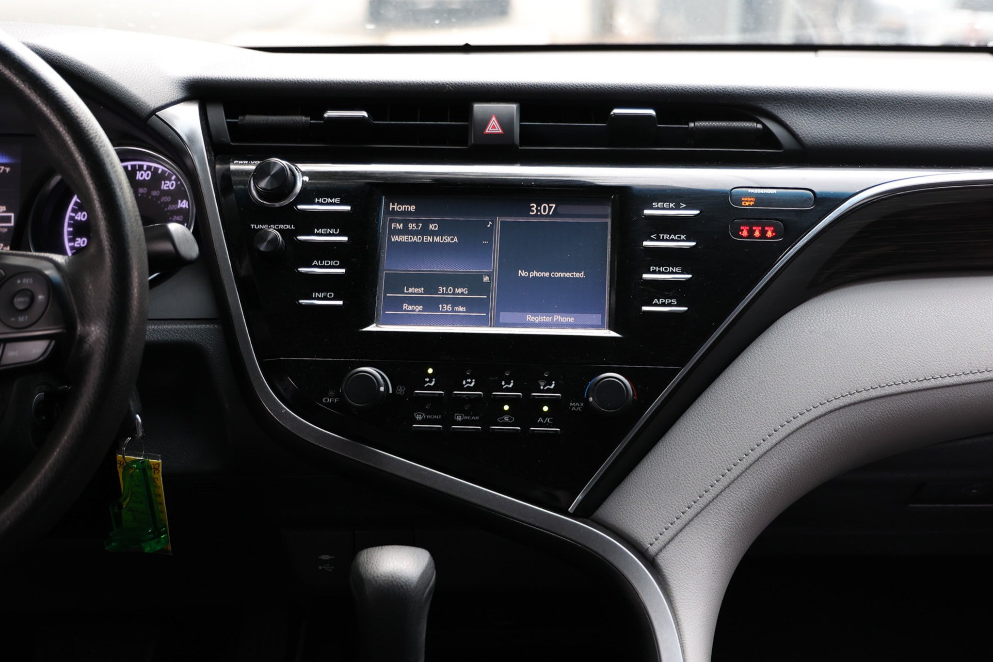 Used 2018 Toyota Camry LE FWD image 36