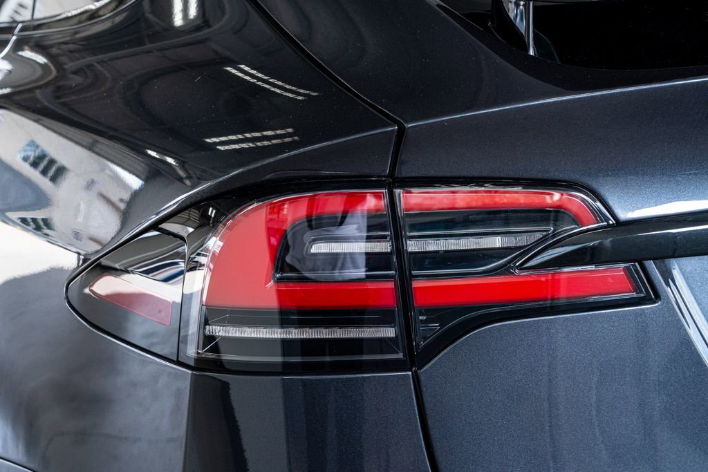 Used 2024 Tesla Model X image 24