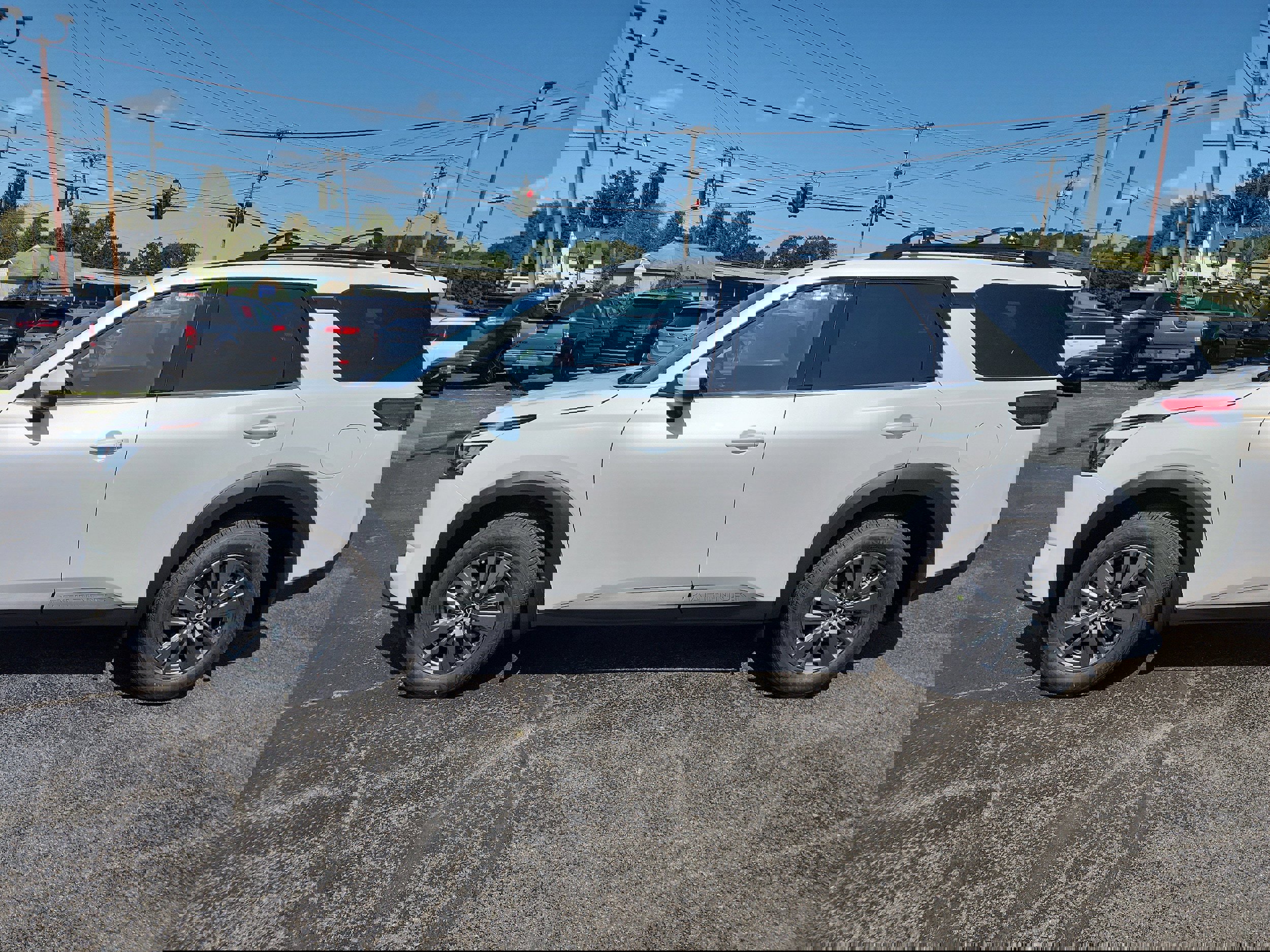 New 2025 Nissan Pathfinder SV image 5