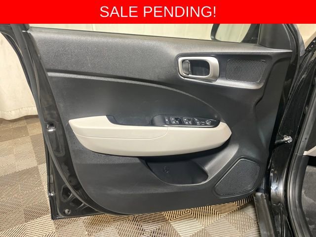 Used 2025 Hyundai Venue SEL image 10