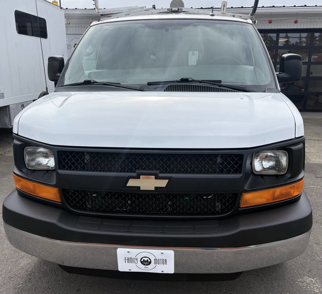 Used 2014 Chevrolet Express 2500 image 2