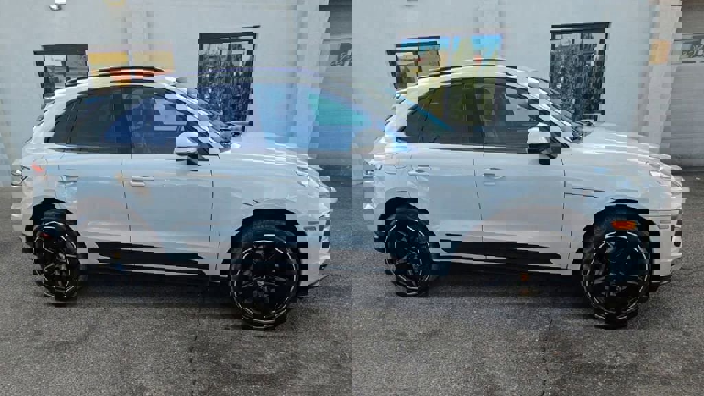 Used 2021 Porsche Macan S image 9