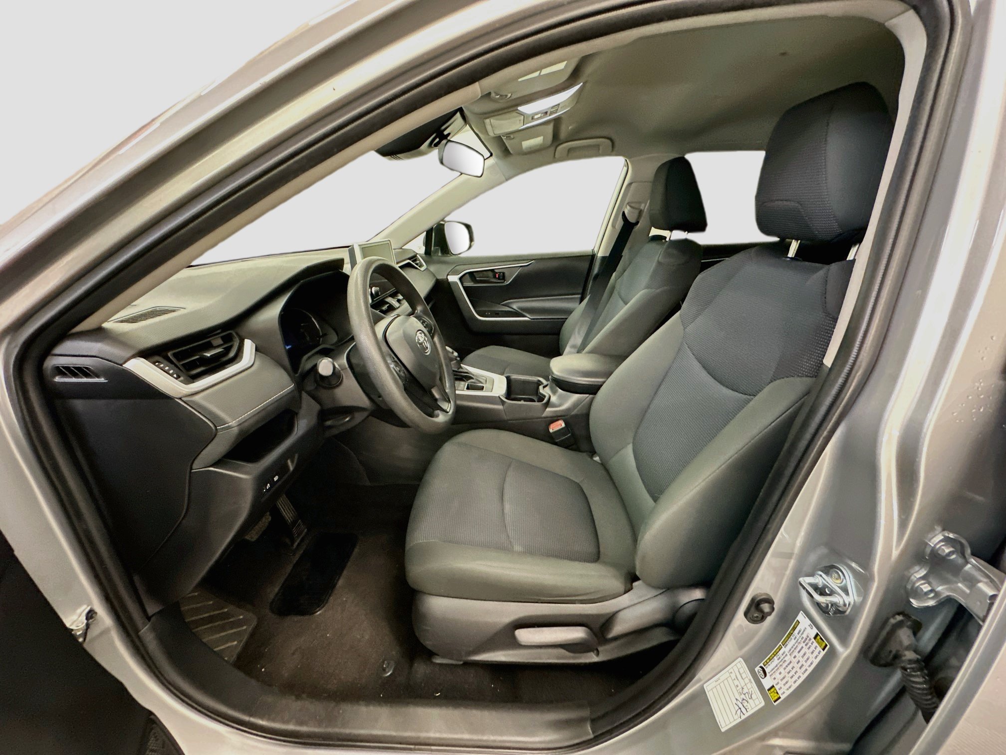 Used 2025 Toyota RAV4 LE AWD/4WD image 13