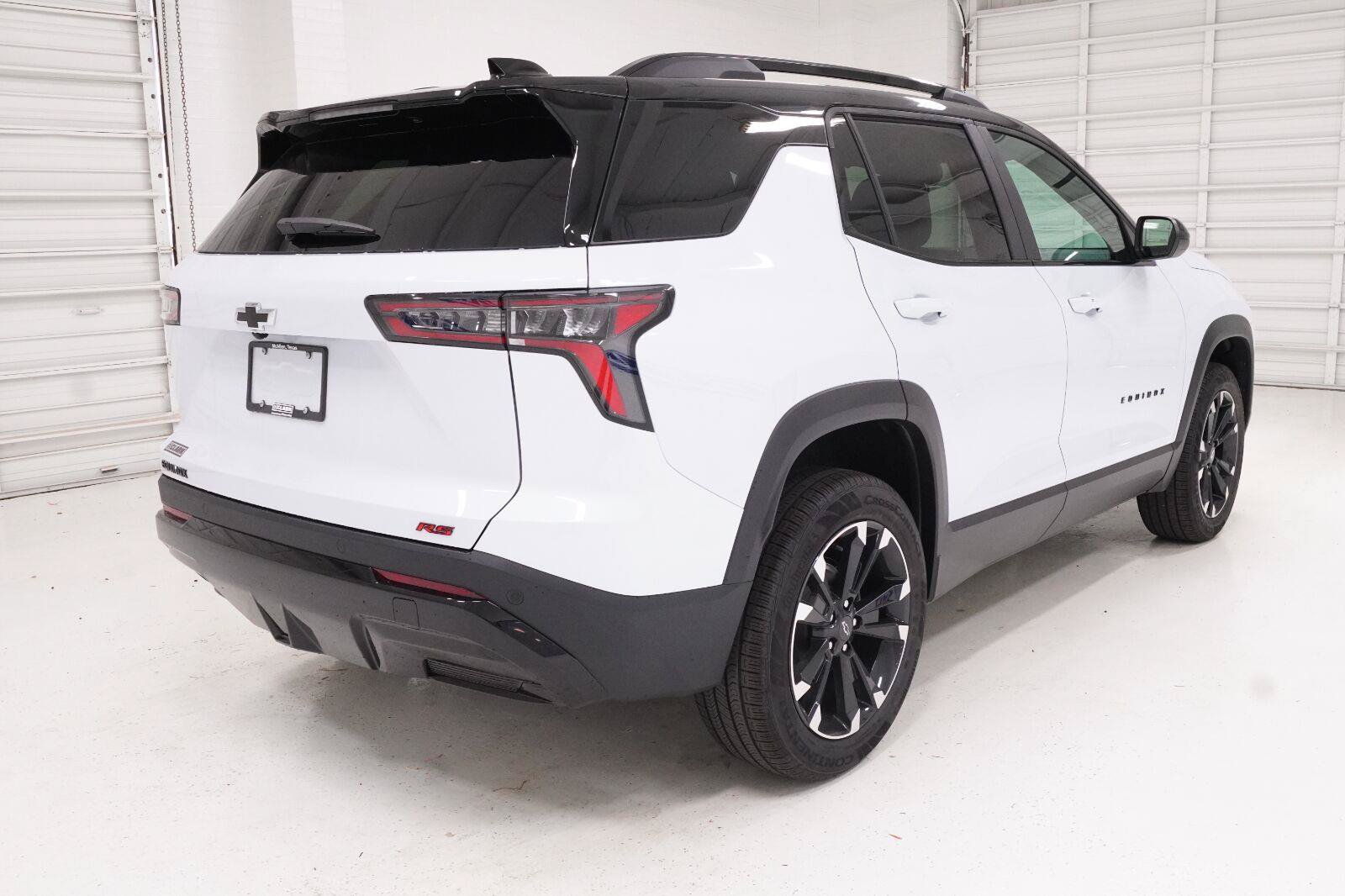 New 2027 Chevrolet Equinox RS w/ LPO, Floor Liner Package FWD image 28