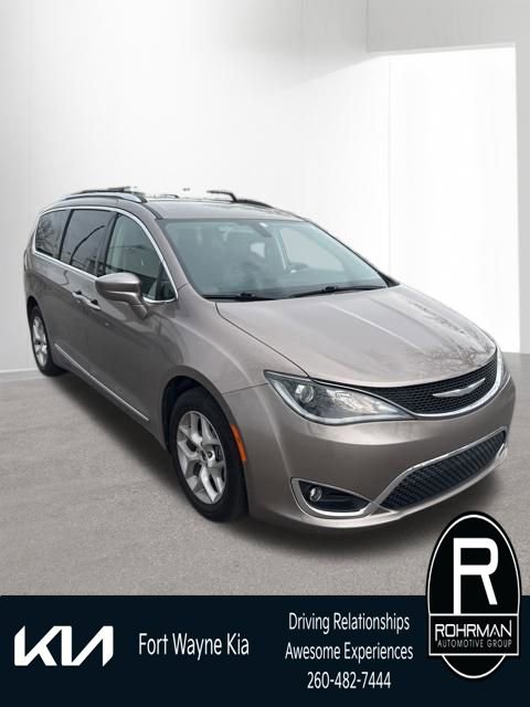 Used 2017 Chrysler Pacifica Touring-L Plus w/ Tire & Wheel Group image 9