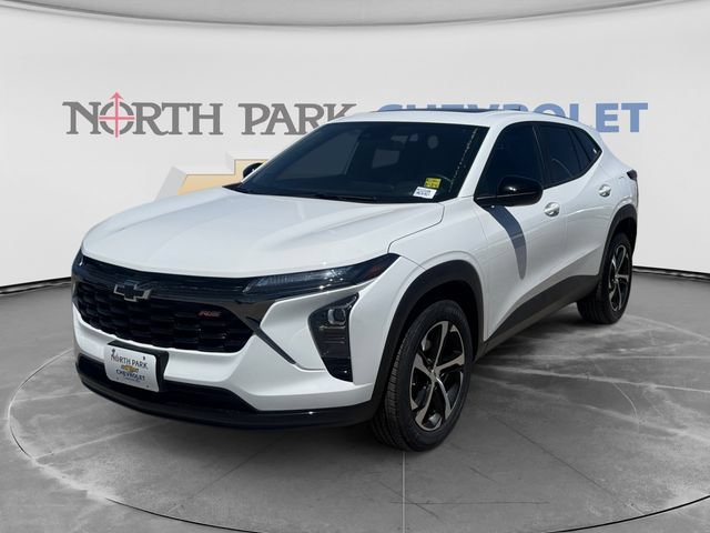Used 2025 Chevrolet Trax RS w/ Sunroof Package FWD image 7