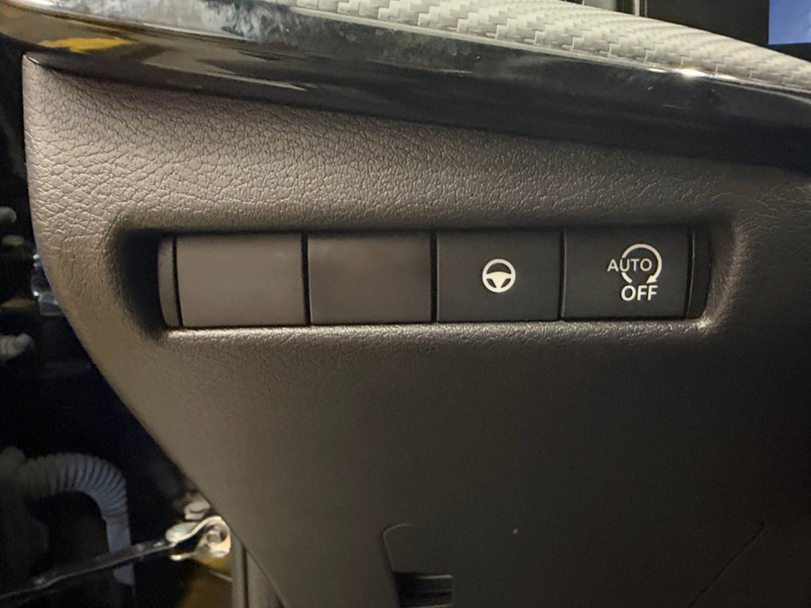 Used 2026 Nissan Kicks SR FWD image 25