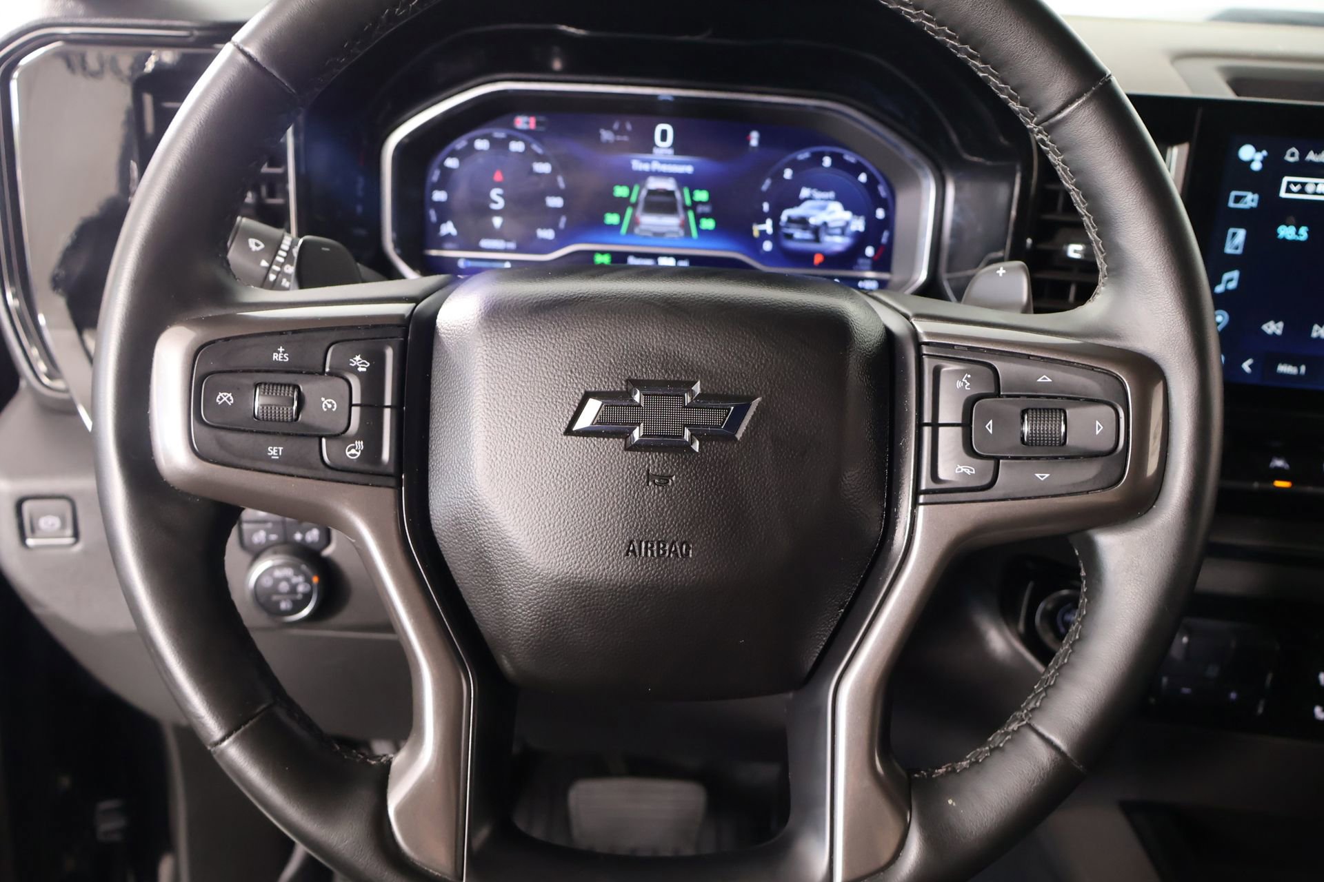 Used 2024 Chevrolet Silverado 1500 ZR2 w/ ZR2 Bison Edition AWD/4WD image 3