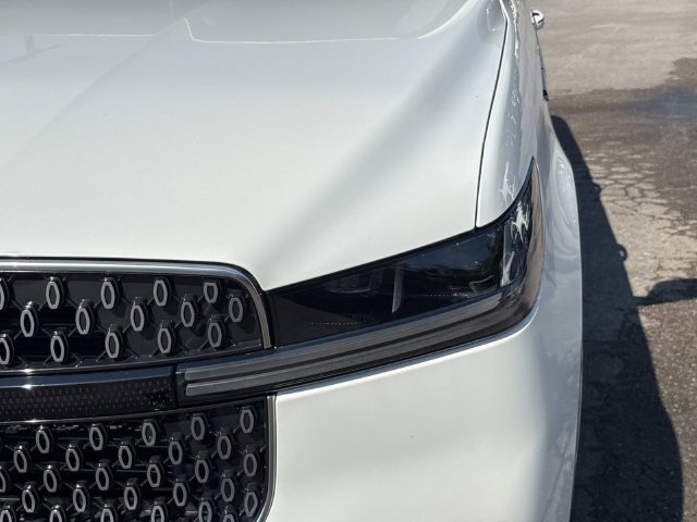 New 2027 Lincoln Navigator L Reserve AWD/4WD image 10
