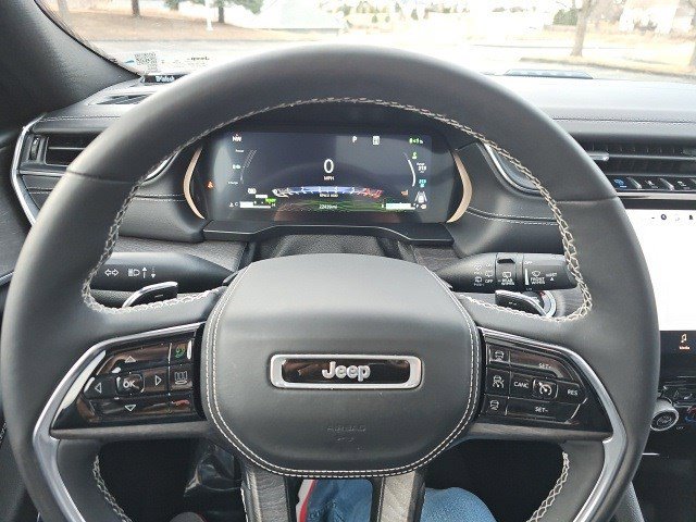 Used 2023 Jeep Grand Cherokee Overland w/ Luxury Tech Group IV image 22