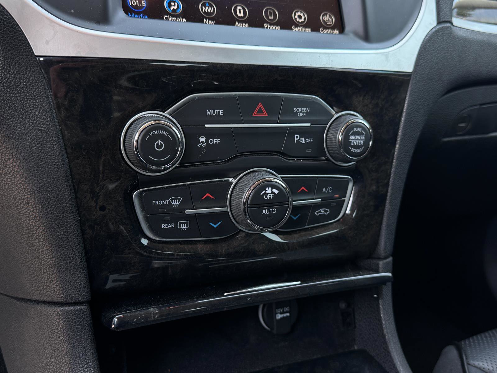 Used 2022 Chrysler 300 Touring L w/ Comfort Group image 21