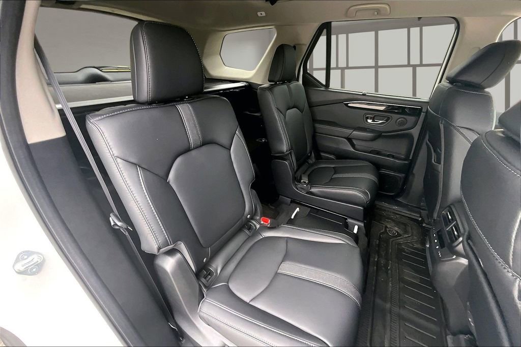 New 2025 Honda Pilot EX-L image 9