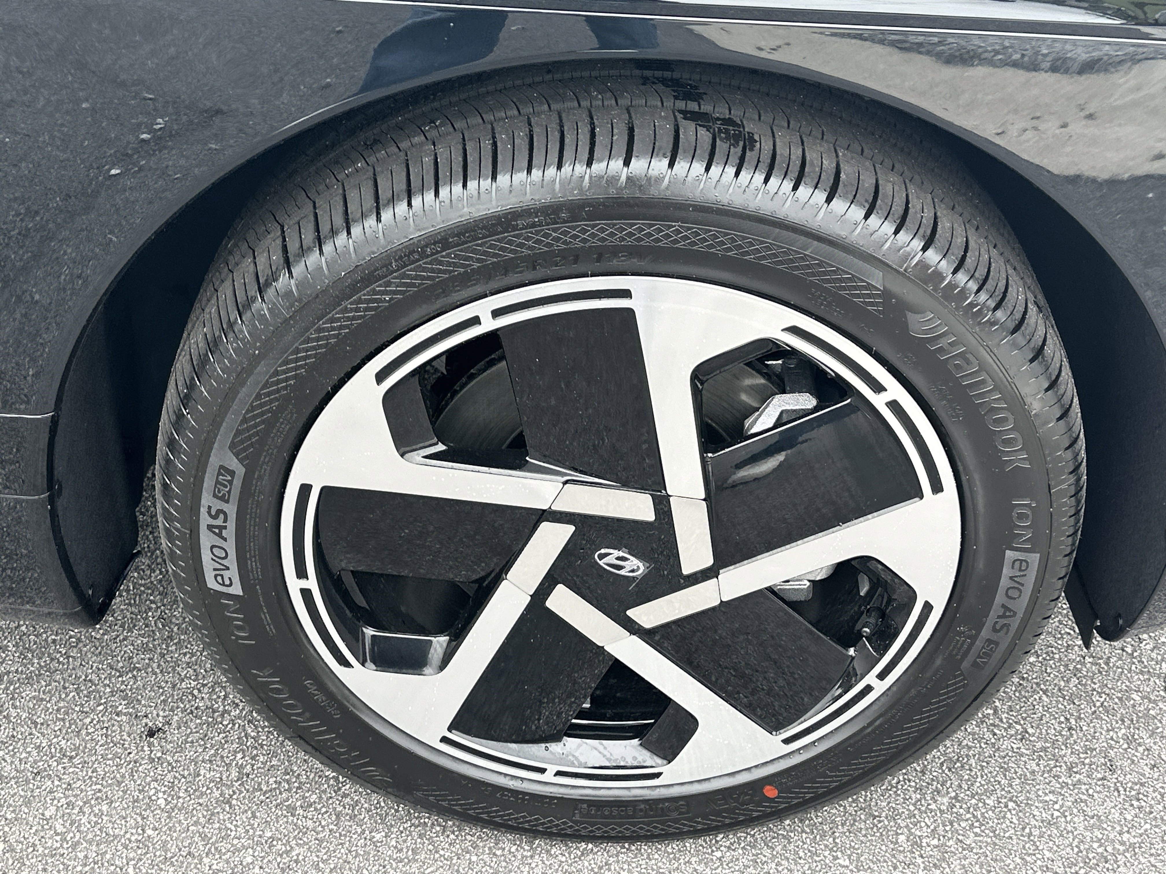 New 2026 Hyundai Ioniq 9 Calligraphy image 15