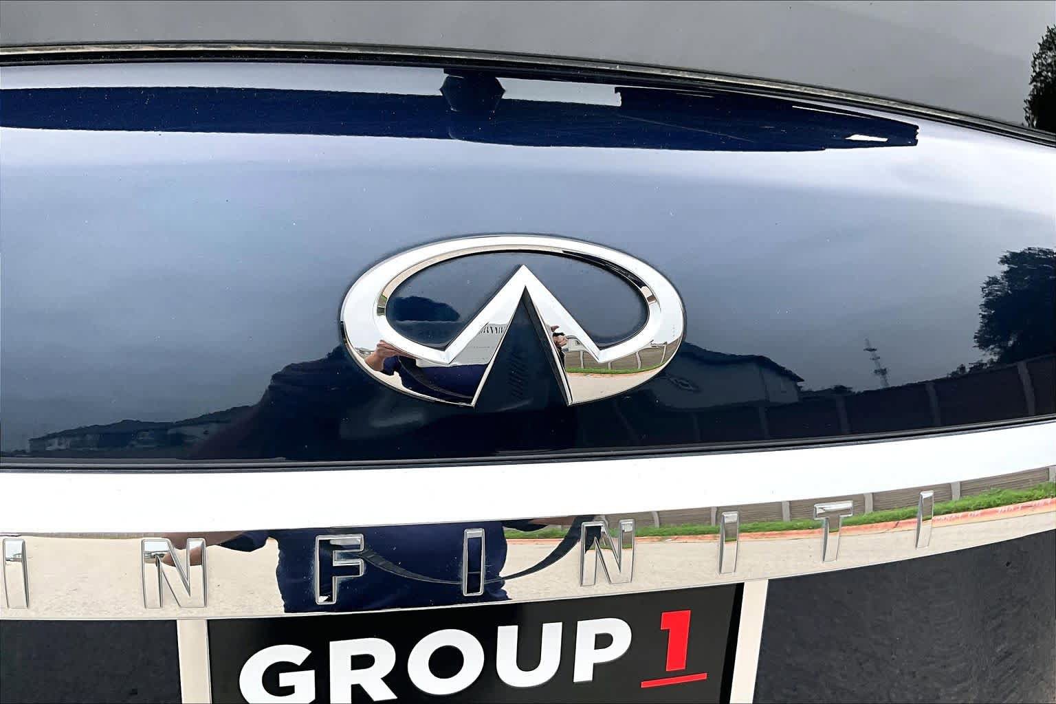 Used 2023 INFINITI QX80 Luxe w/ All-Season Package AWD/4WD image 31