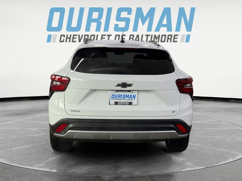 Used 2025 Chevrolet Trax LT w/ Driver Confidence Package image 5