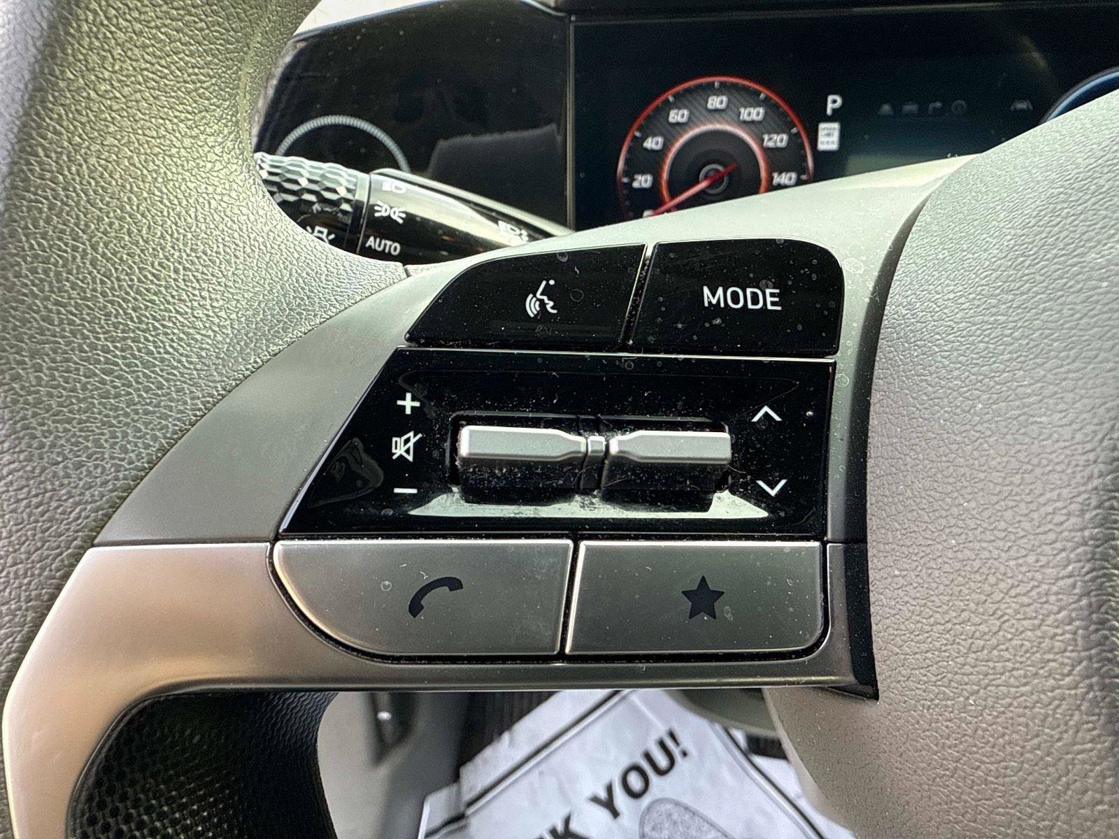 Certified 2024 Hyundai Elantra SEL image 28