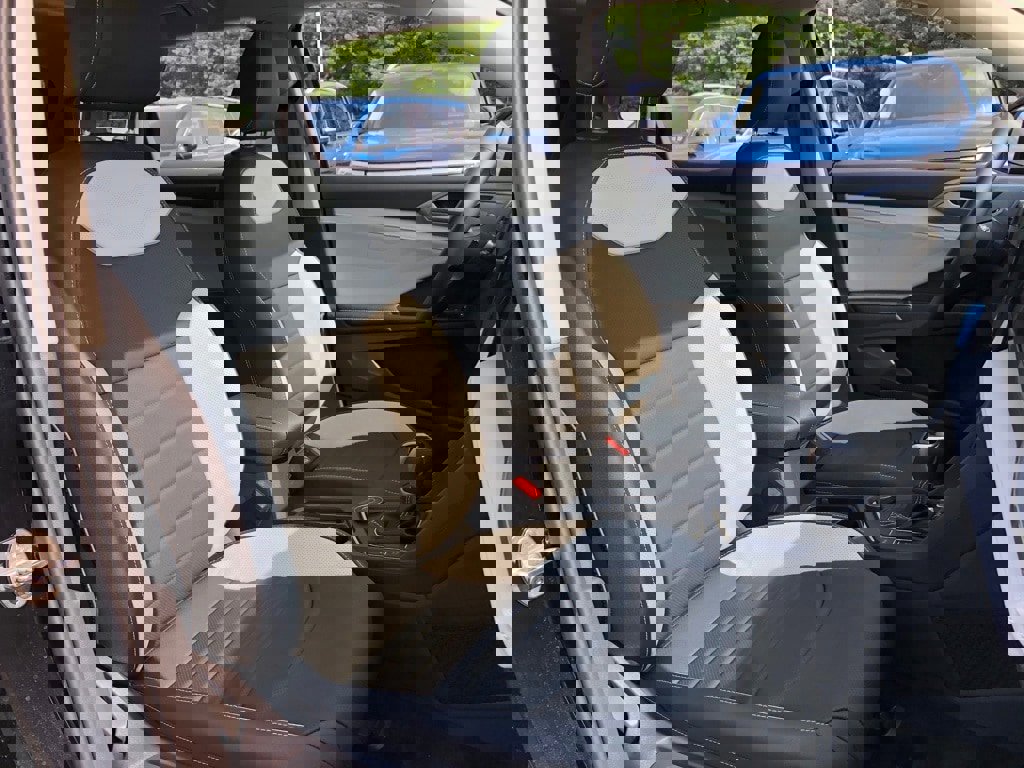 New 2025 Volkswagen Taos SEL image 30