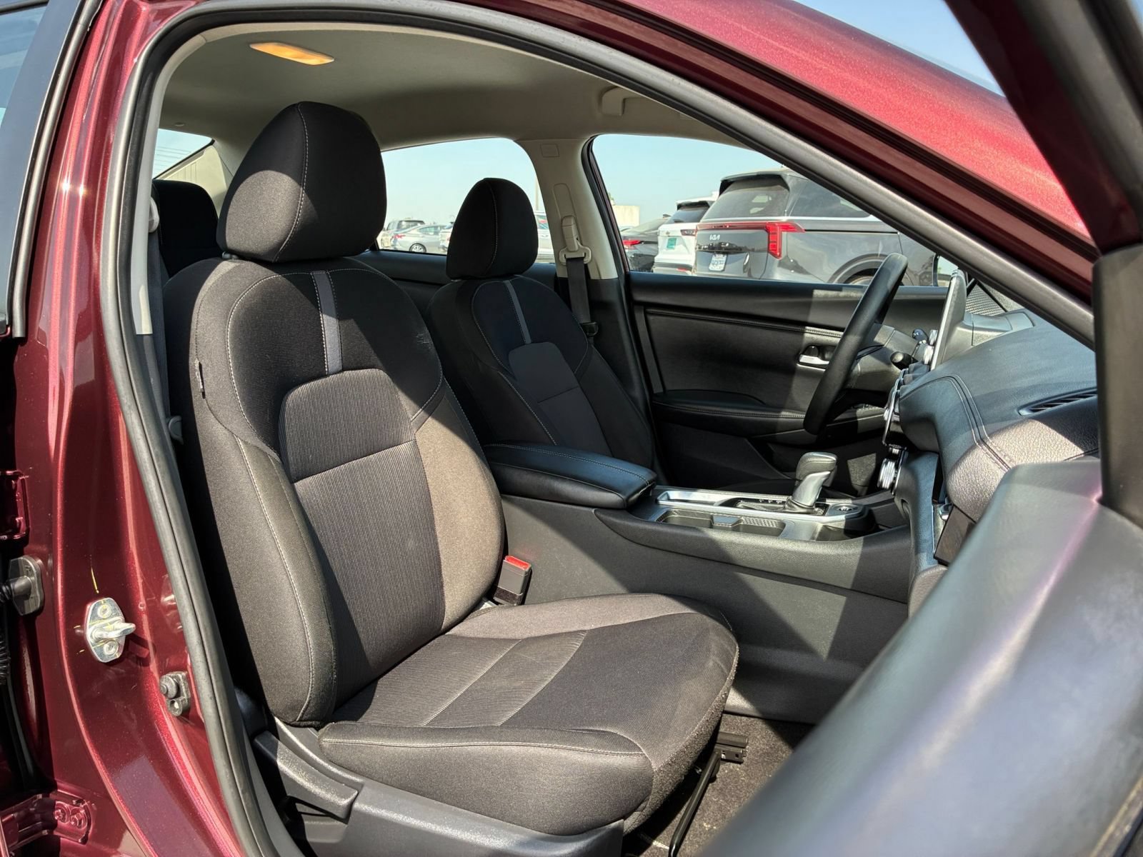 Used 2025 Nissan Sentra SV FWD image 33
