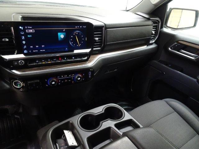 Used 2025 Chevrolet Silverado 1500 LT w/ Safety Package AWD/4WD image 30