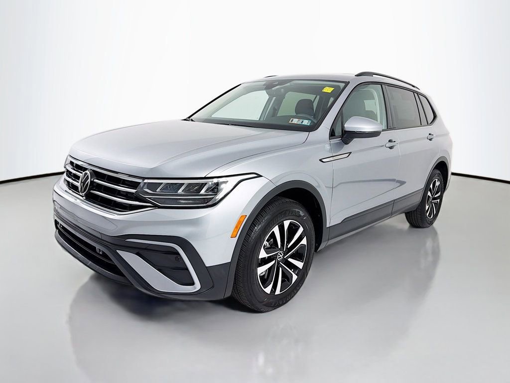 Used 2024 Volkswagen Tiguan S AWD/4WD image 3