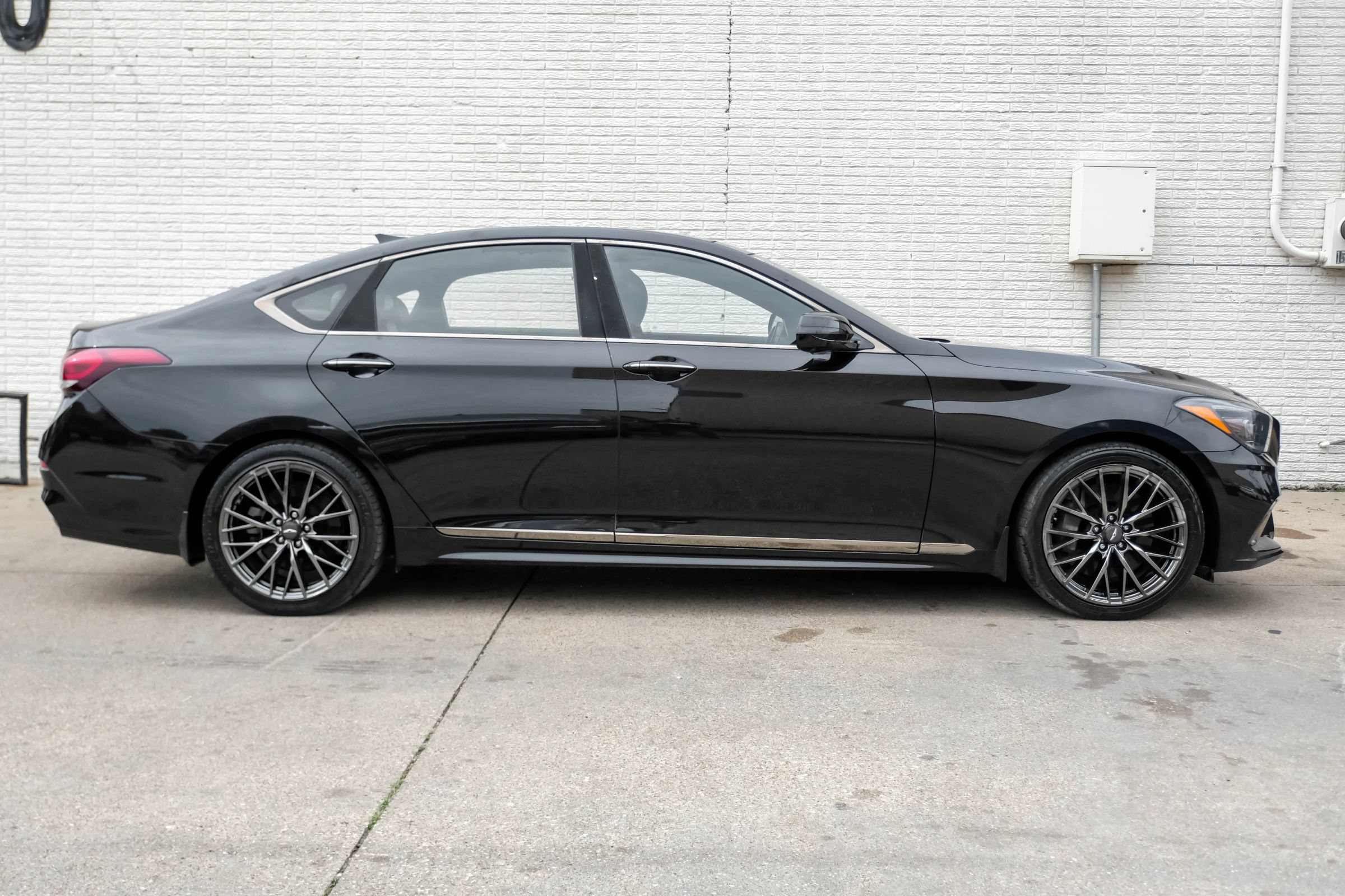 Used 2019 Genesis G80 3.3T Sport RWD image 7