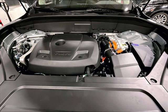 New 2026 Volvo XC90 T8 Plus w/ Protection Package Premier image 13