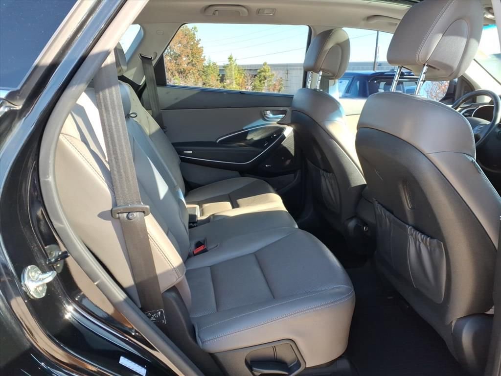 Used 2017 Hyundai Santa Fe SE image 15