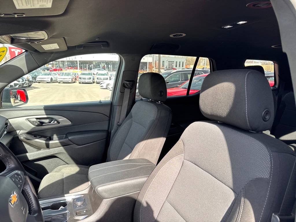 Used 2022 Chevrolet Traverse LT FWD image 24