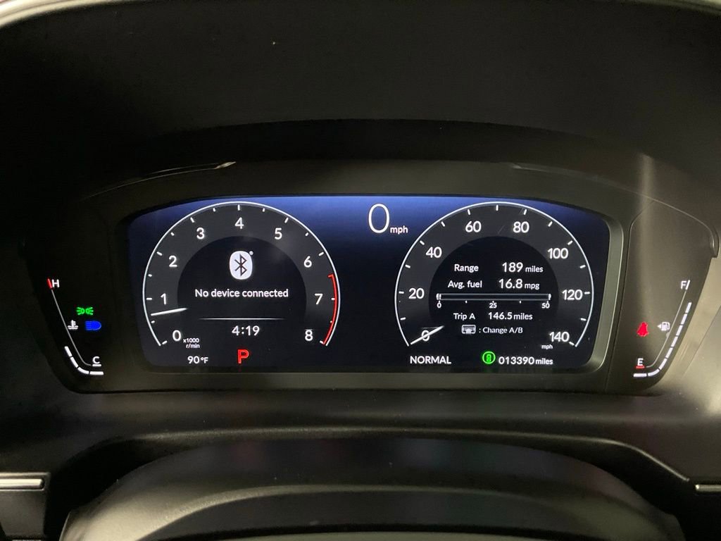 Used 2025 Honda Pilot Black Edition image 26