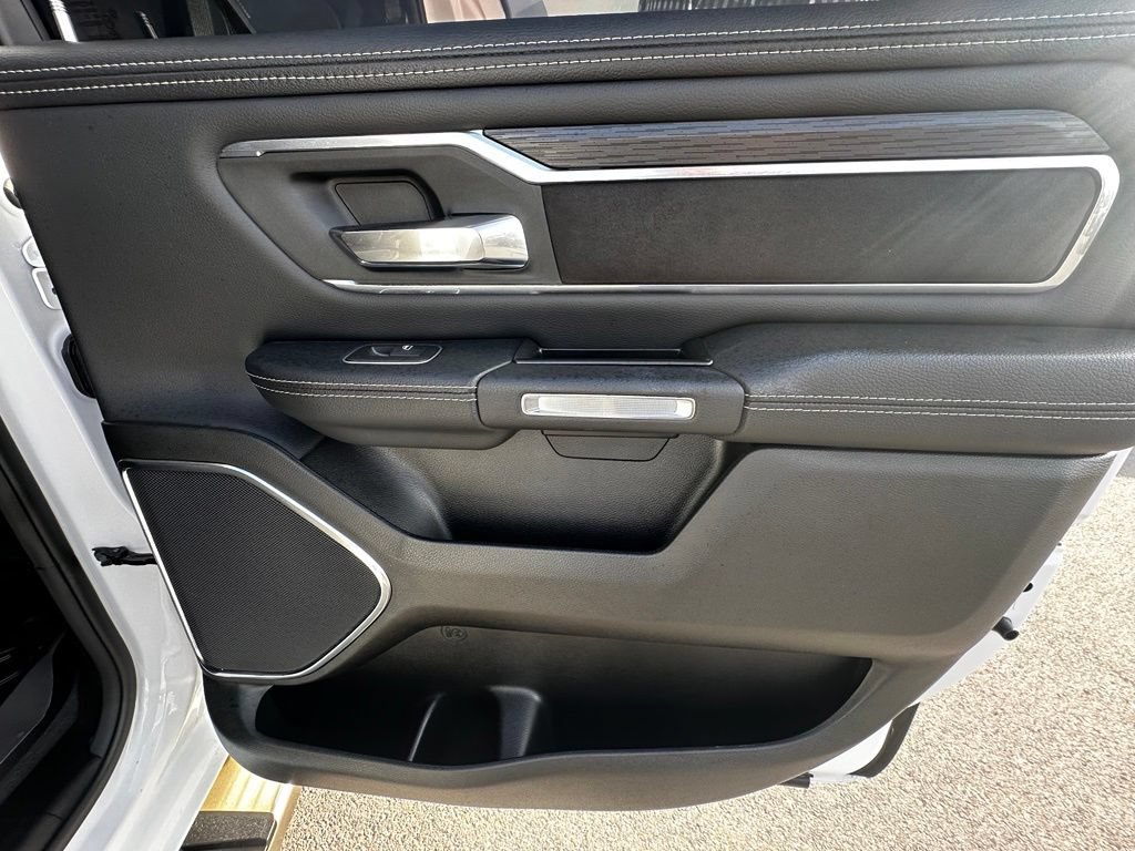 Used 2024 RAM 1500 Laramie AWD/4WD image 27