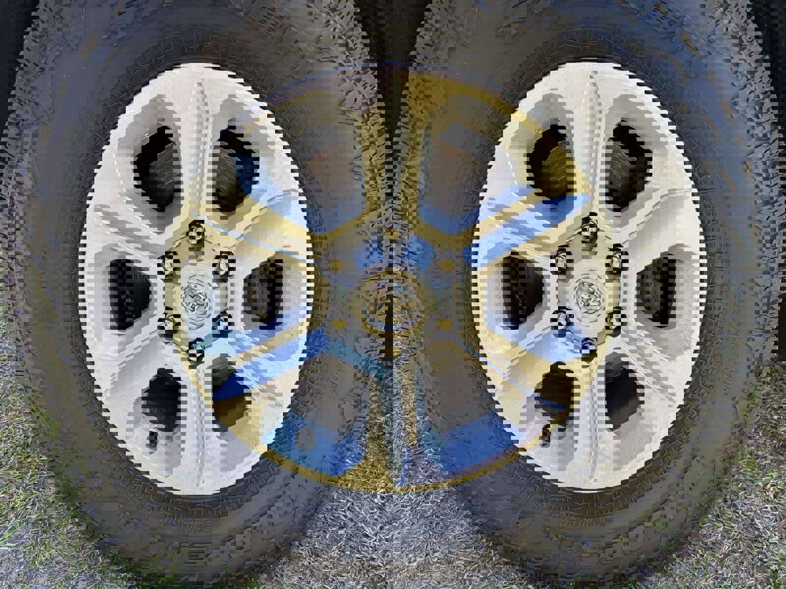 Used 2022 Toyota 4Runner SR5 Premium image 9