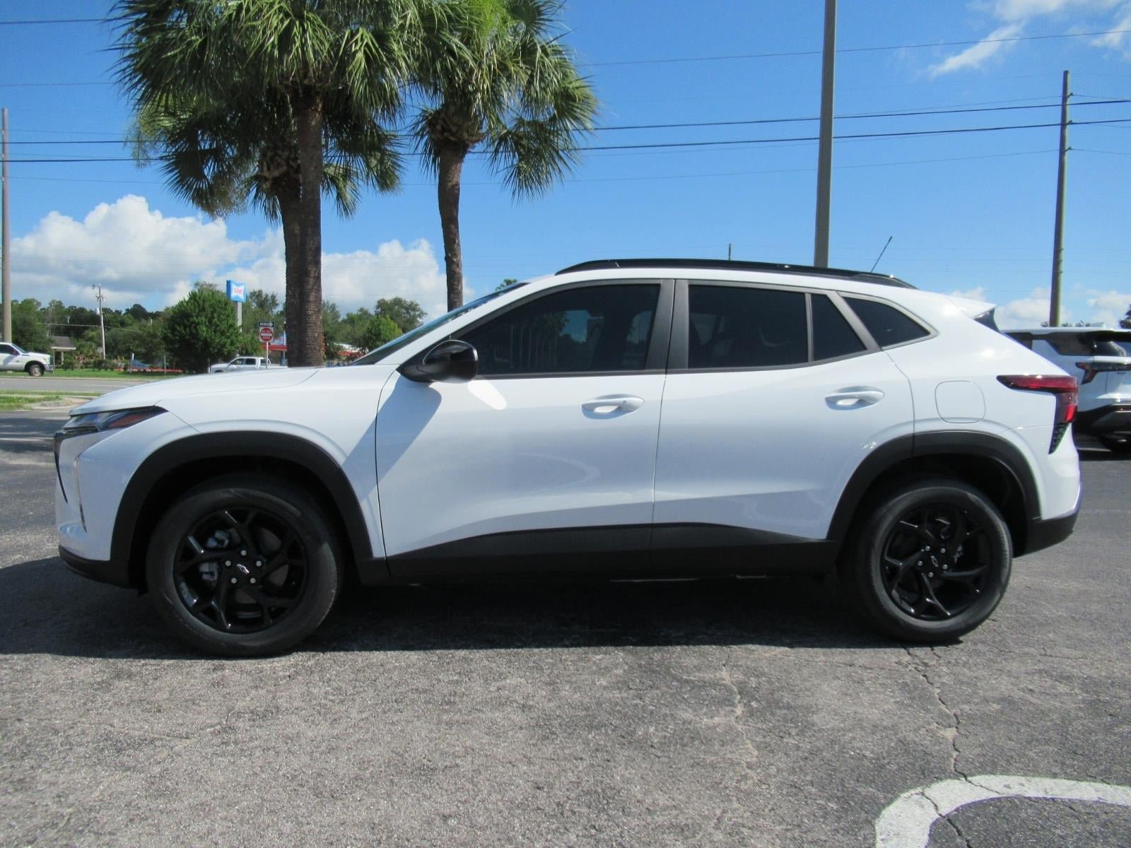 New 2026 Chevrolet Trax LT w/ Driver Confidence Package FWD image 3