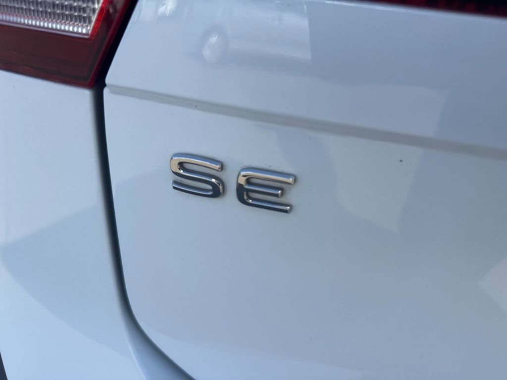 Used 2022 Volkswagen Tiguan SE AWD/4WD image 7