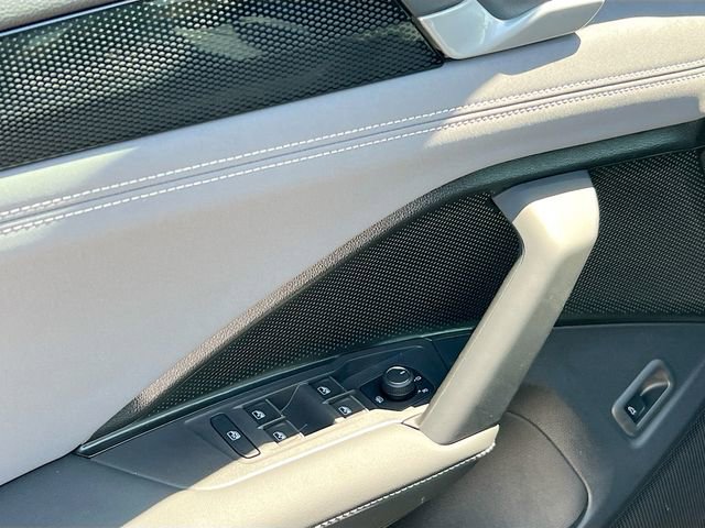 New 2025 Volkswagen Tiguan SE image 17