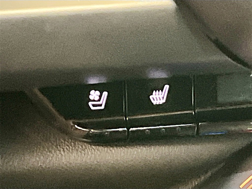 Used 2018 Chevrolet Camaro ZL1 image 20