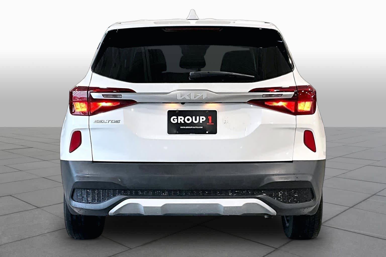 Used 2023 Kia Seltos LX AWD/4WD image 5