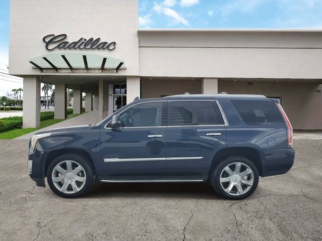 Used 2017 Cadillac Escalade Luxury image 2