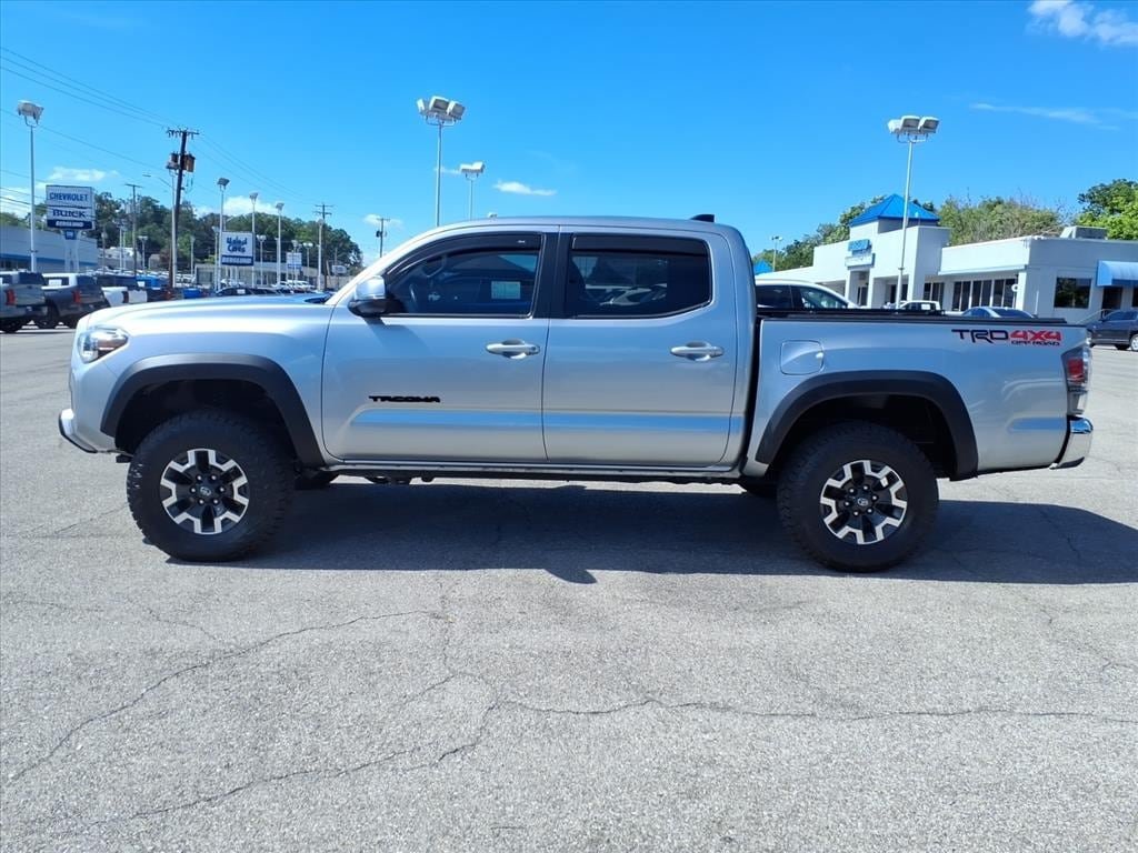 Used 2023 Toyota Tacoma TRD Off-Road AWD/4WD image 6