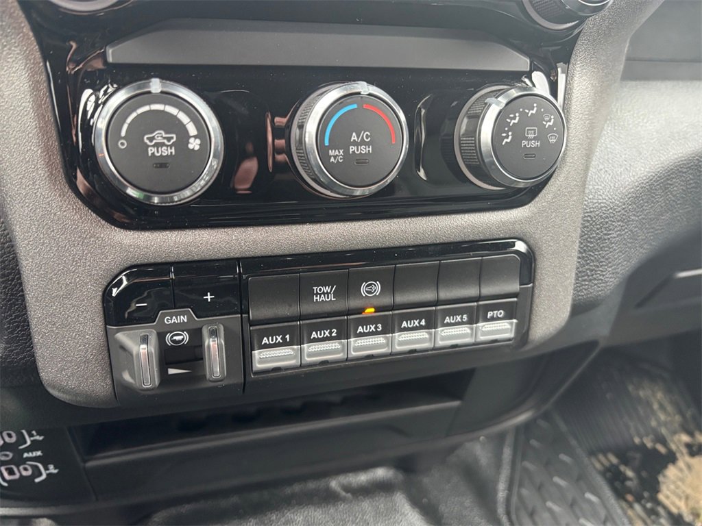 New 2026 RAM 3500 Tradesman w/ Chrome Appearance Group image 25