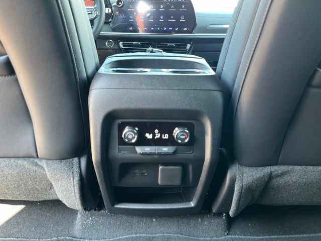 New 2026 Chevrolet Traverse Z71 w/ Driver Confidence Package AWD/4WD image 19