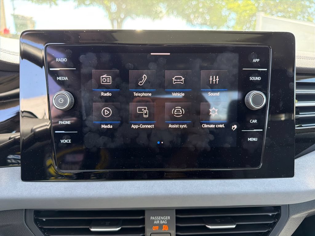 Used 2025 Volkswagen Jetta SE w/ Sunroof Package FWD image 25