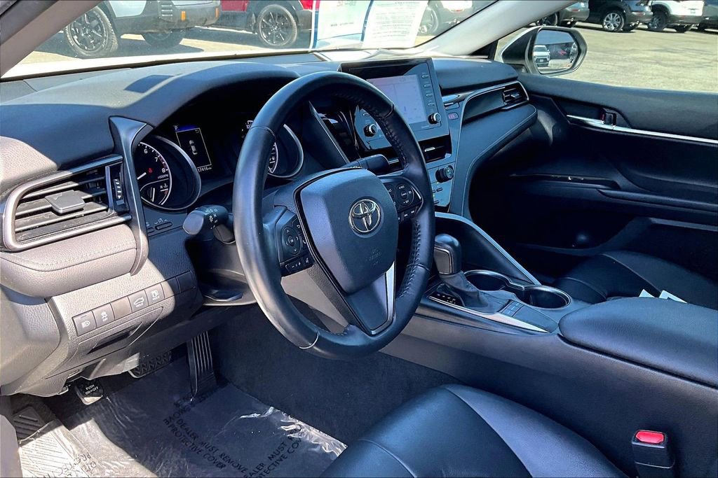 Used 2023 Toyota Camry SE image 9