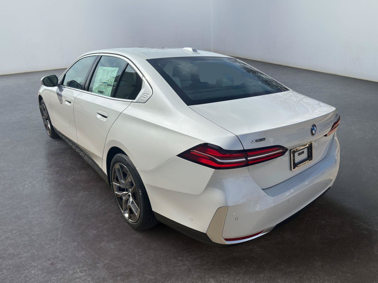 New 2026 BMW 530i xDrive AWD/4WD image 17